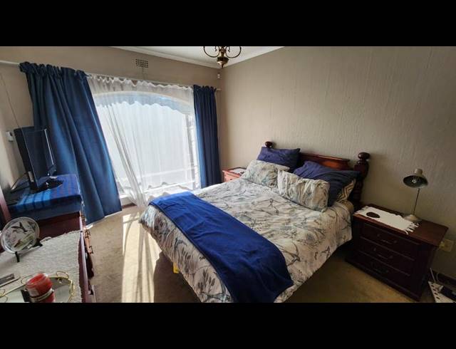 4 BEDROOM HOUSE FOR SALE IN GLENVISTA